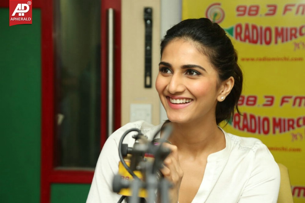 Aaha Kalyanam Team at Radio Mirchi