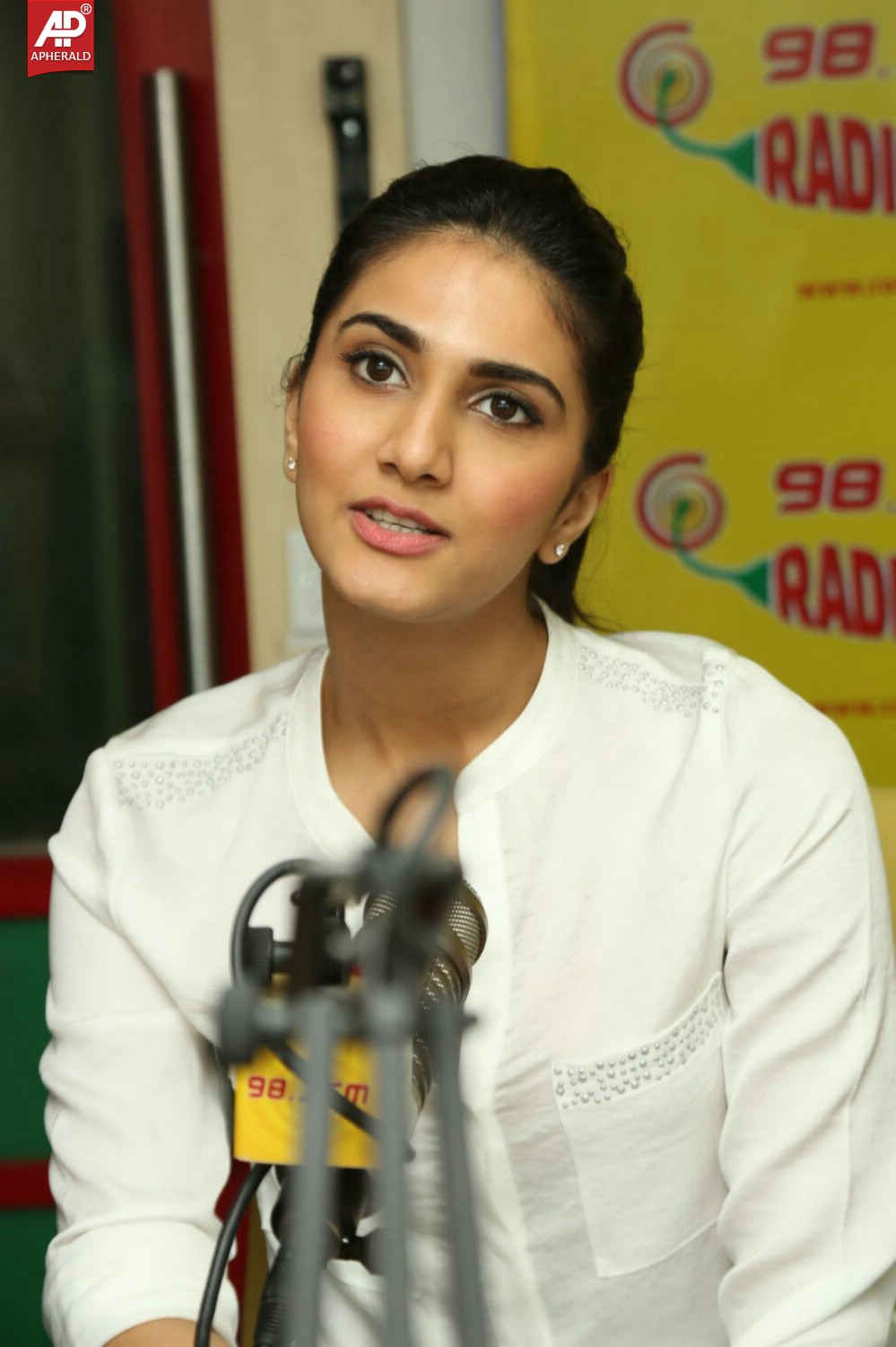Aaha Kalyanam Team at Radio Mirchi
