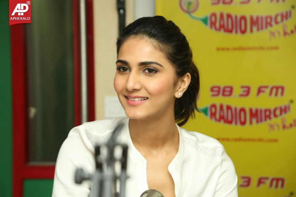 Aaha Kalyanam Team at Radio Mirchi