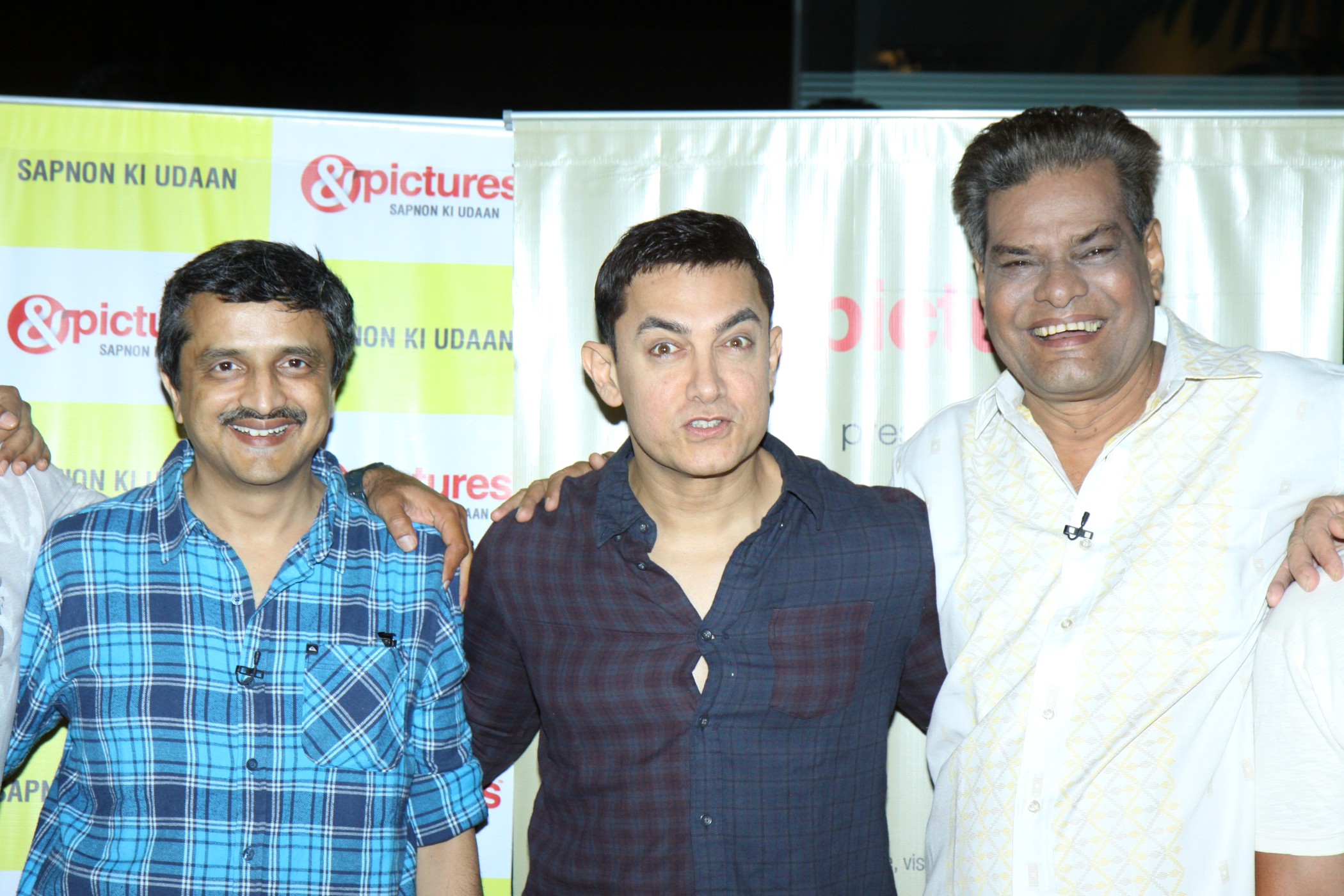 Aamir Khan Presents His Documentary Movie Chale Chalo Pics