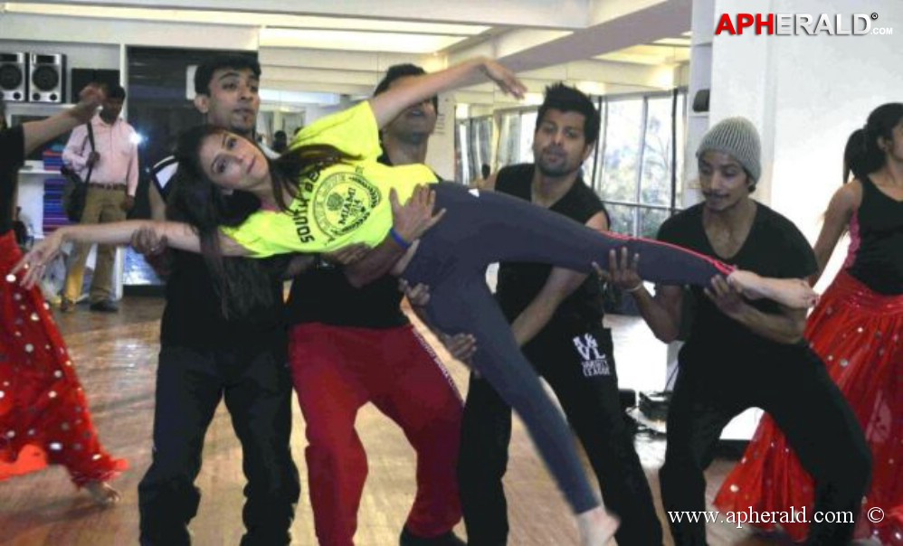 Aarti Chhabria New Year Event rehearses