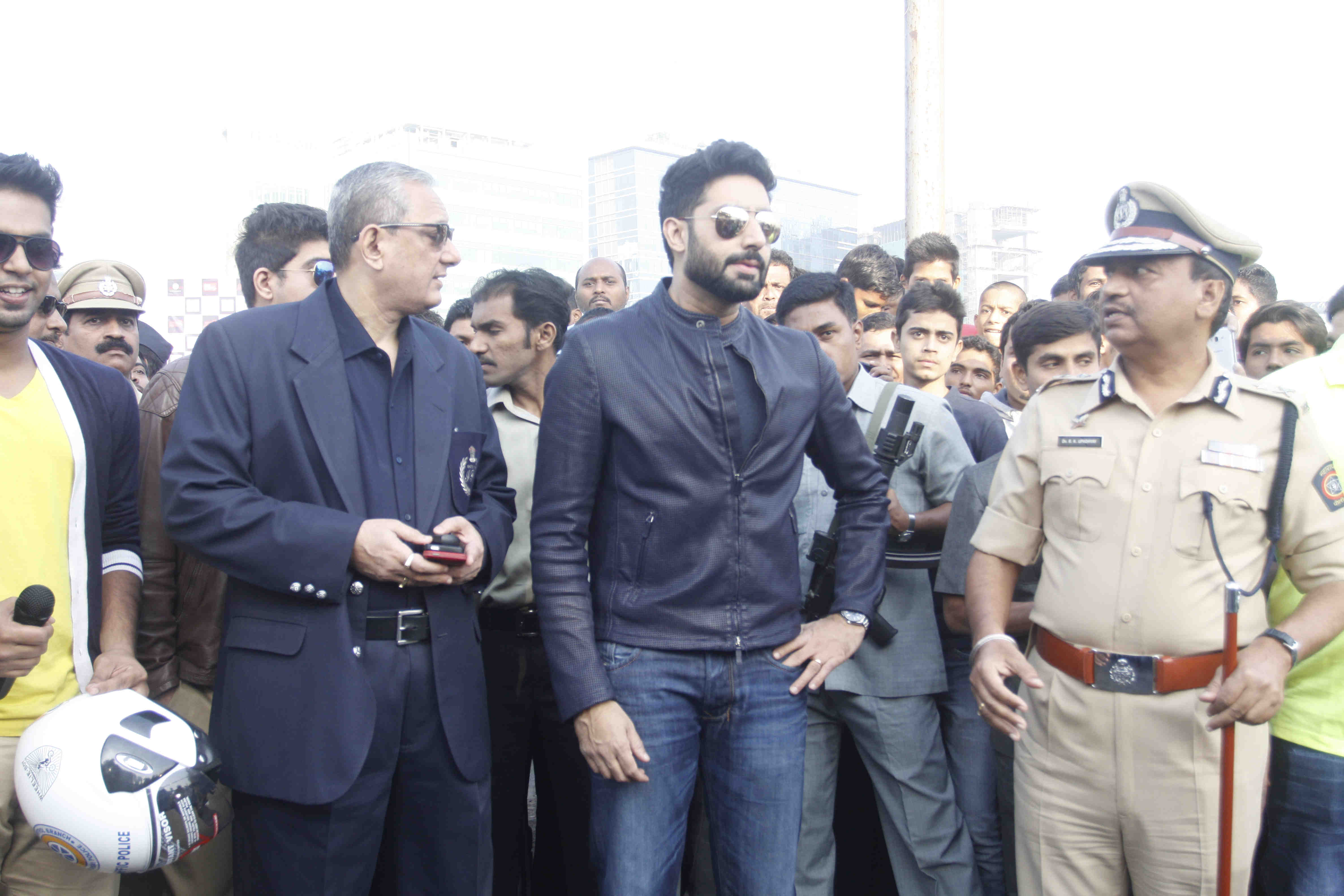 Abhishek Bachchan Flag Off Ride For Safety 2014 Event