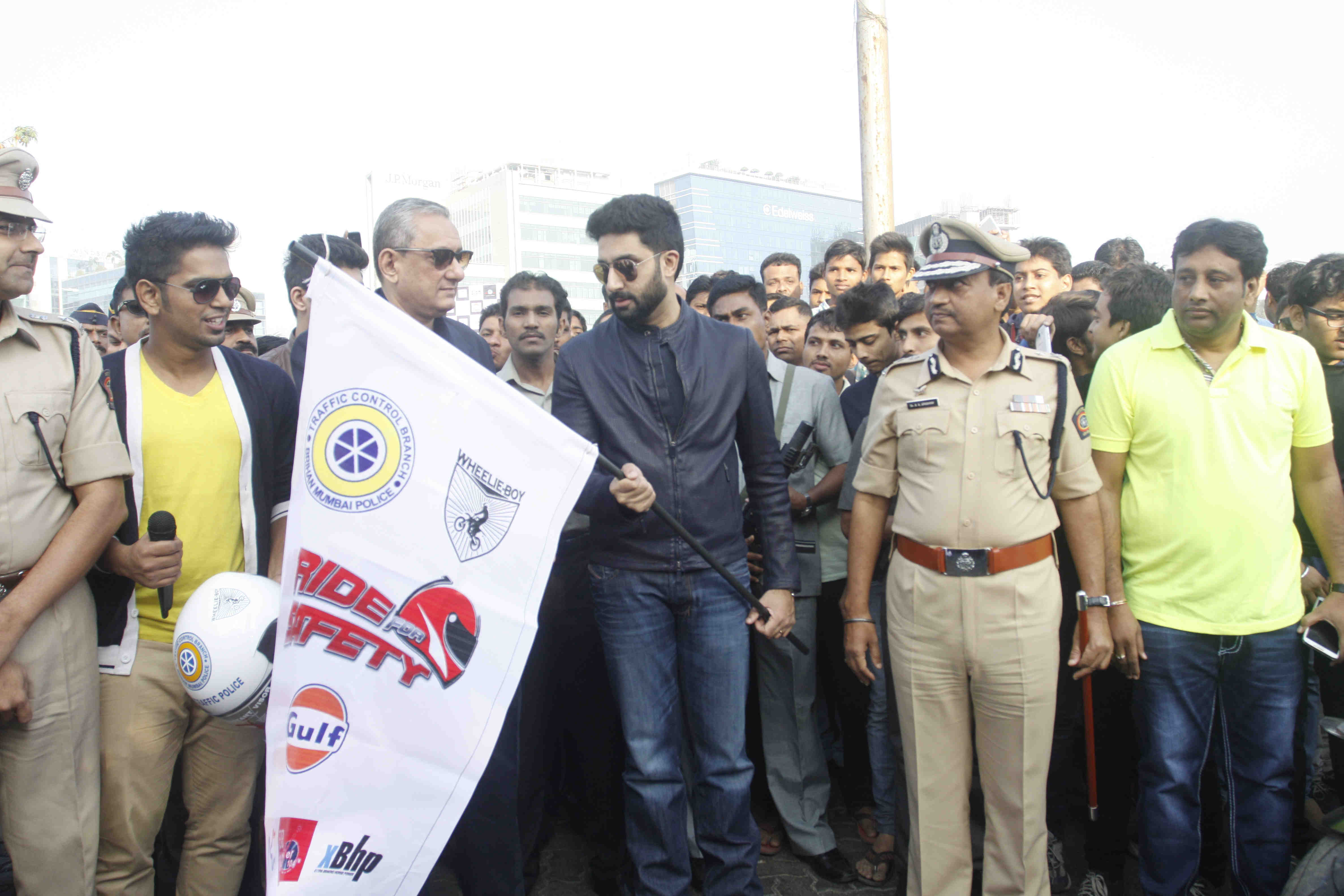 Abhishek Bachchan Flag Off Ride For Safety 2014 Event