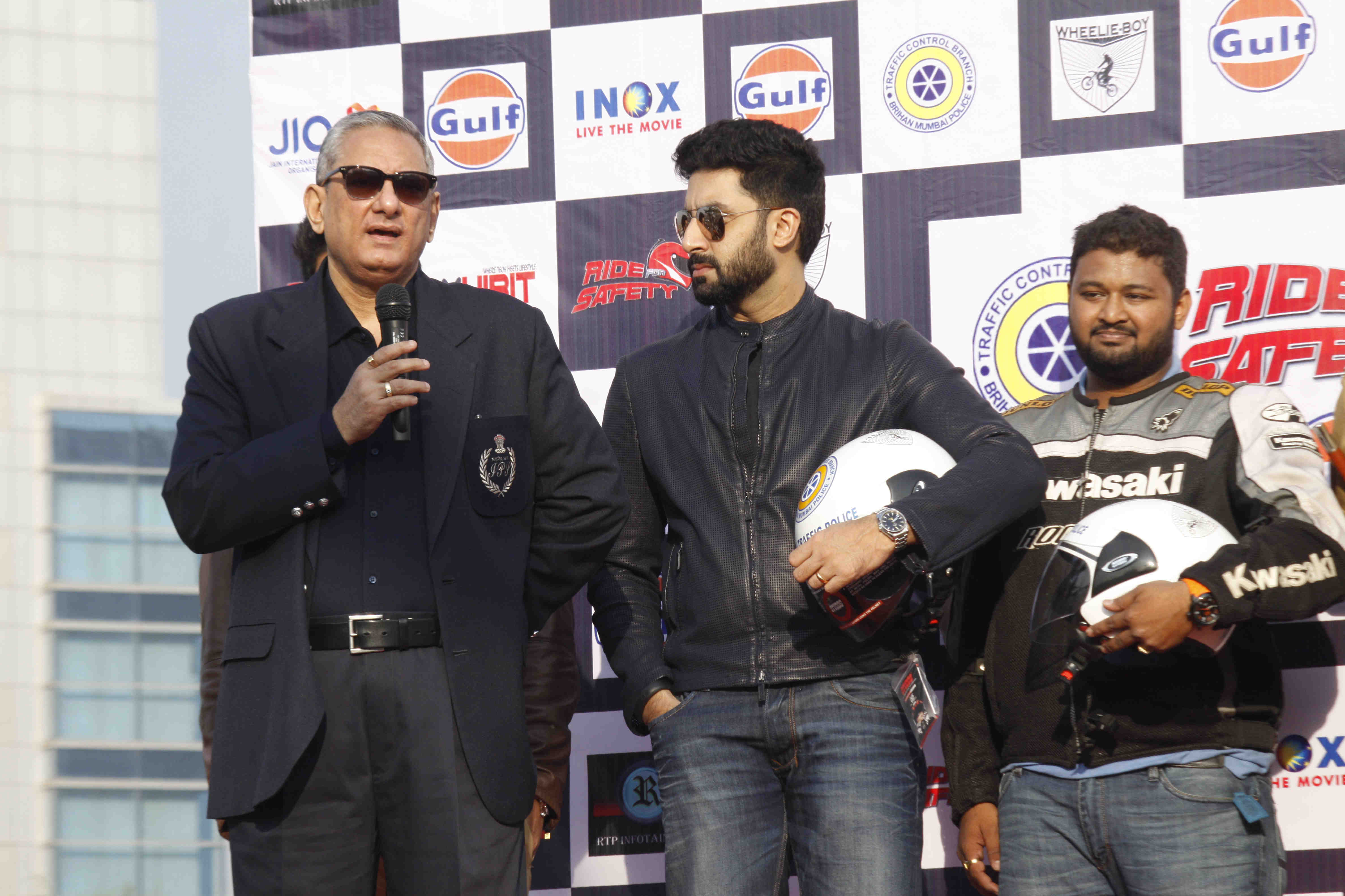Abhishek Bachchan Flag Off Ride For Safety 2014 Event