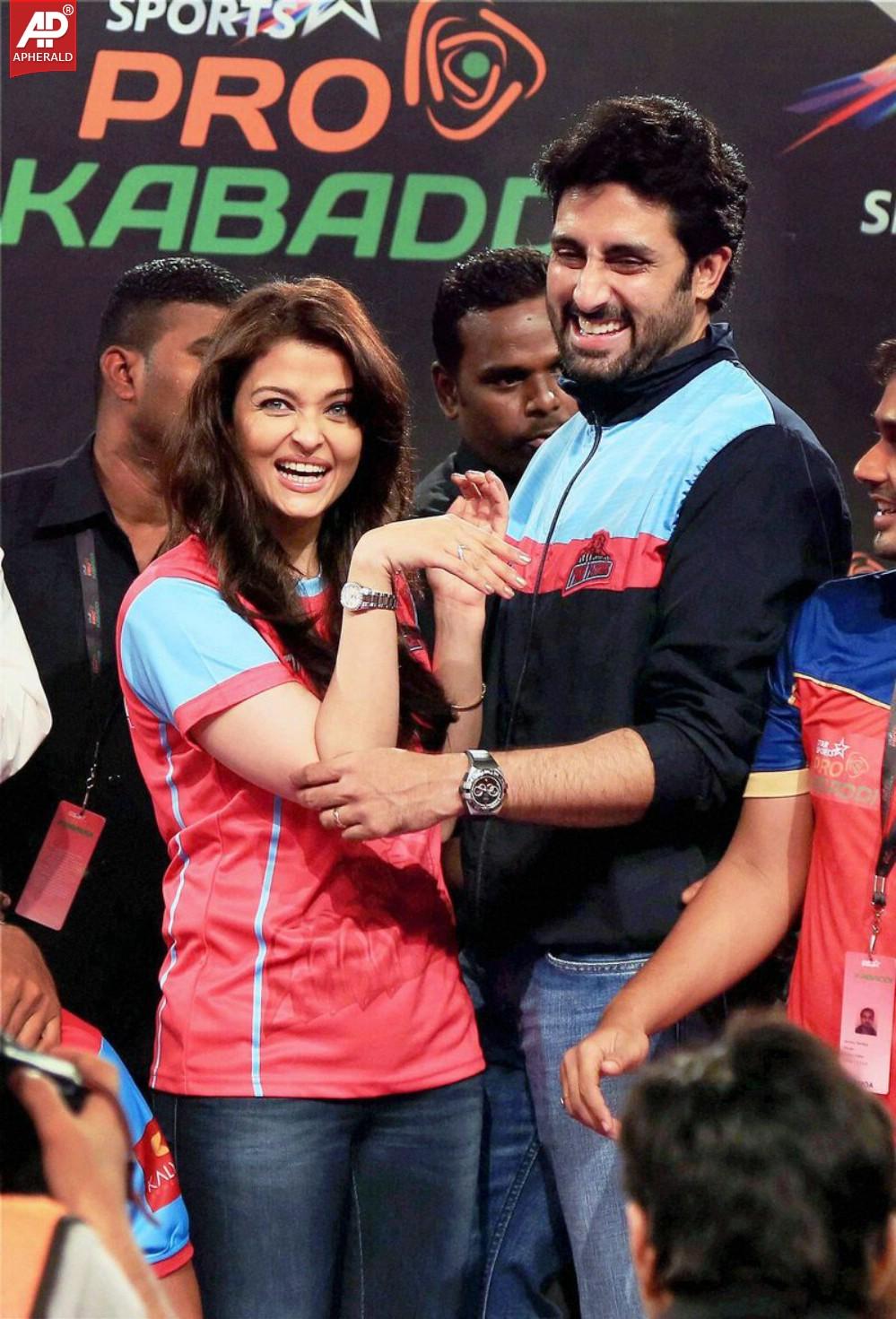 Aishwarya n Amitabh Cheer On Abhishek Bachchan's Kabbadi Team