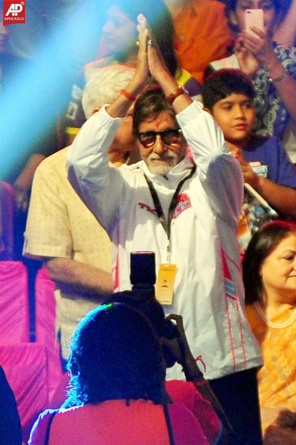 Aishwarya n Amitabh Cheer On Abhishek Bachchan's Kabbadi Team