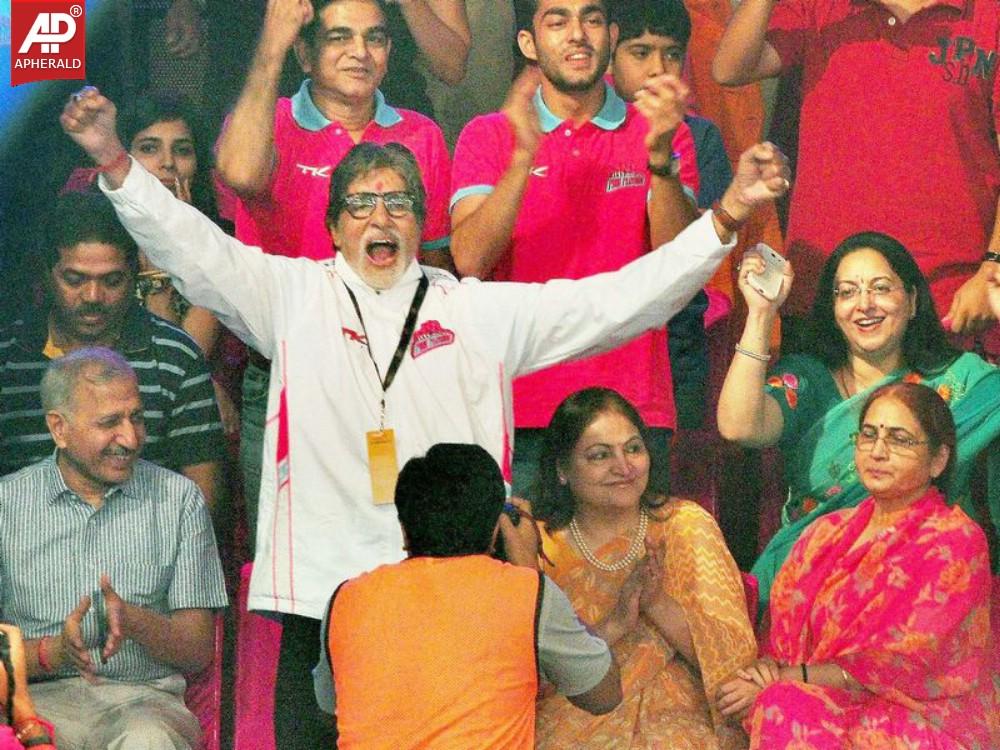 Aishwarya n Amitabh Cheer On Abhishek Bachchan's Kabbadi Team