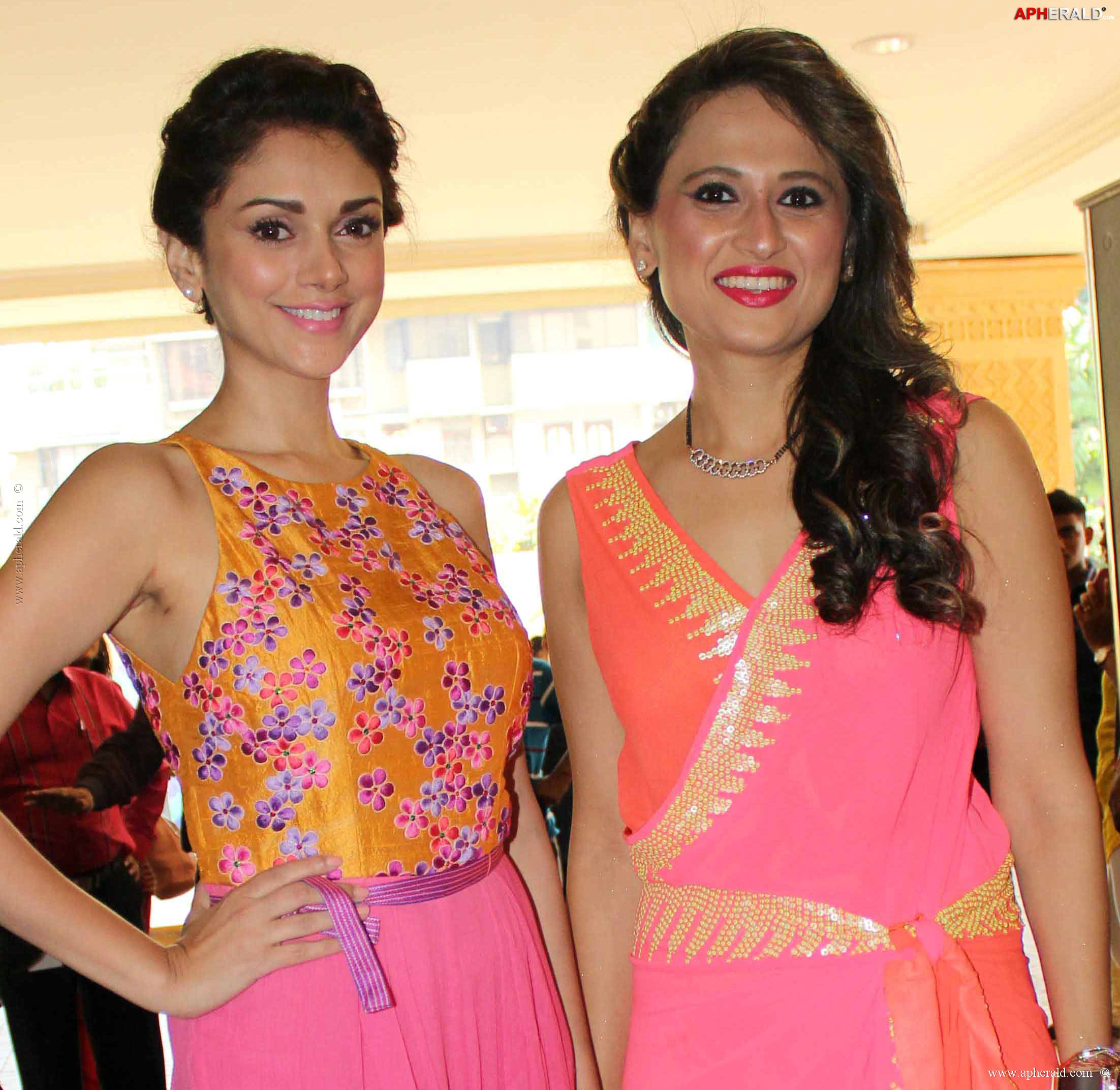 Aditi Rao at Glitter 2013 Inauguration