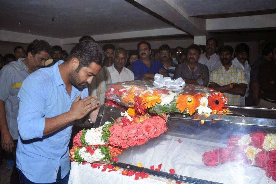 Ahuti Prasad Condolences Photos