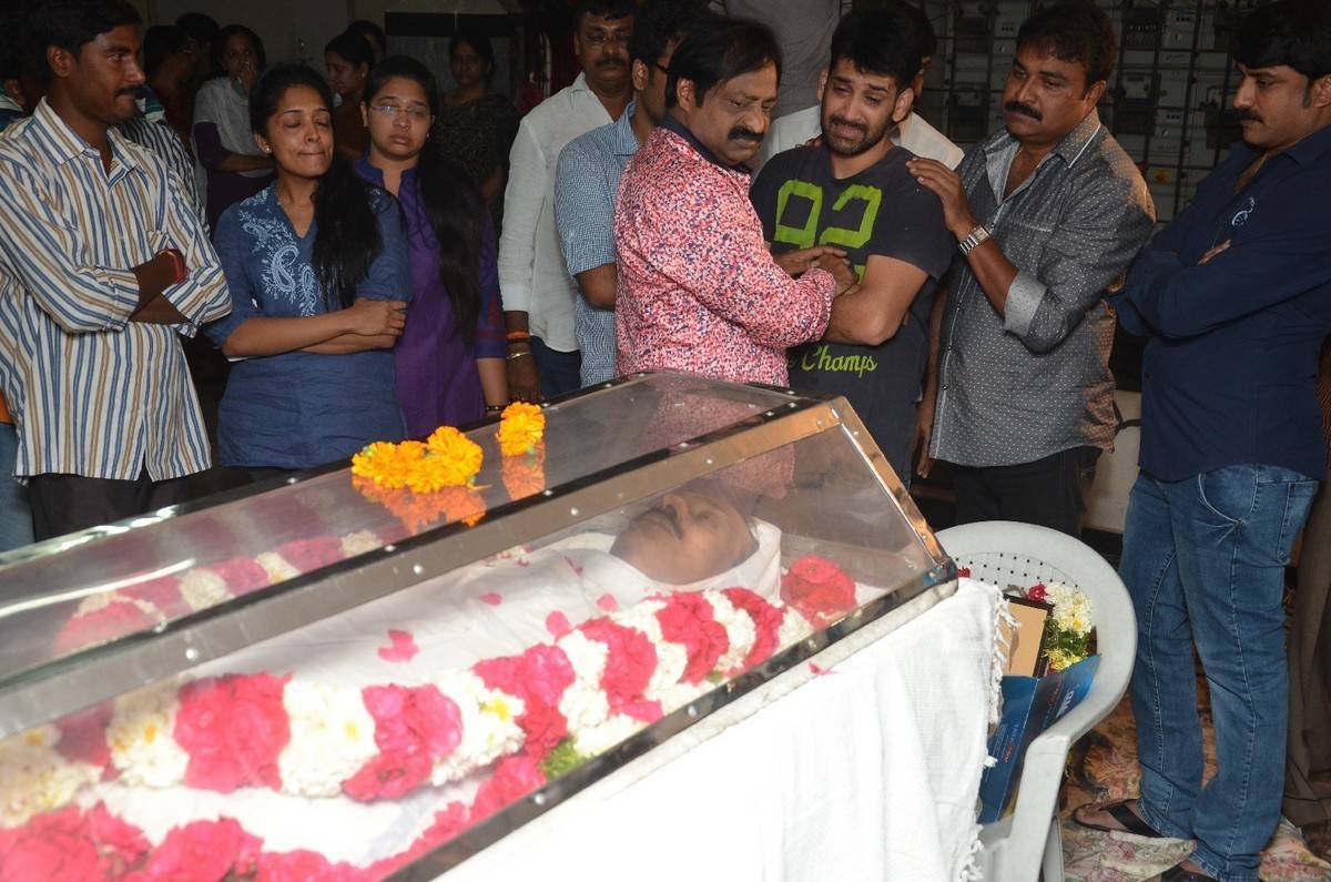 Ahuti Prasad Condolences Photos