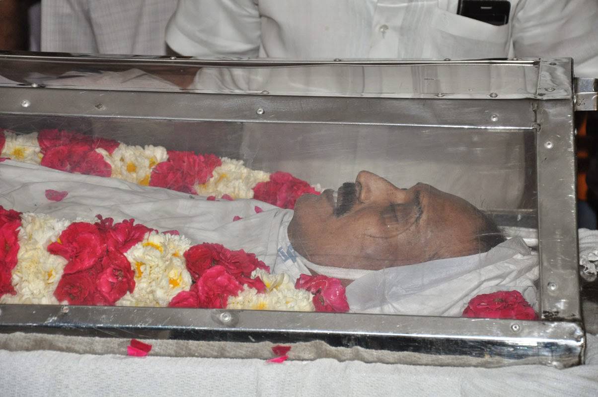 Ahuti Prasad Condolences Photos