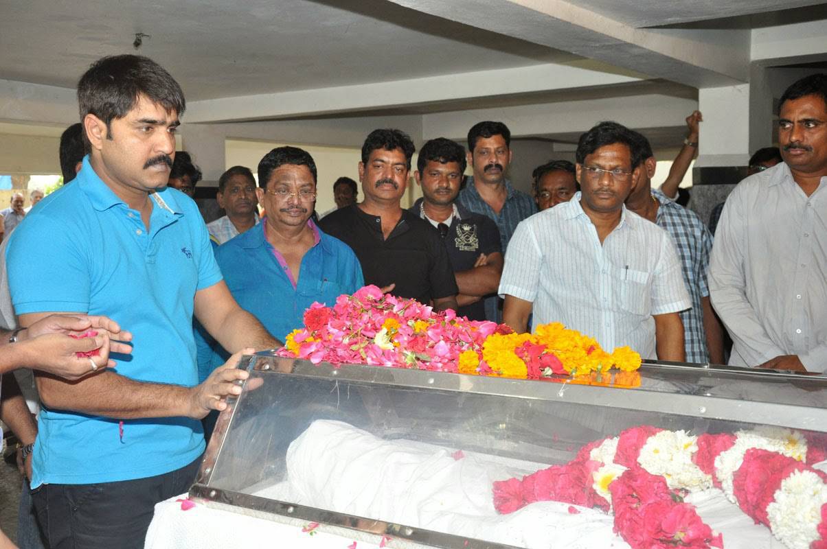 Ahuti Prasad Condolences Photos
