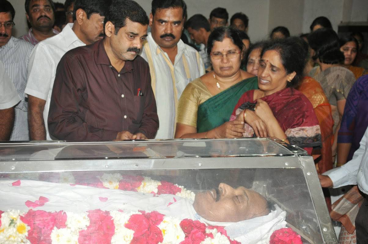 Ahuti Prasad Condolences Photos