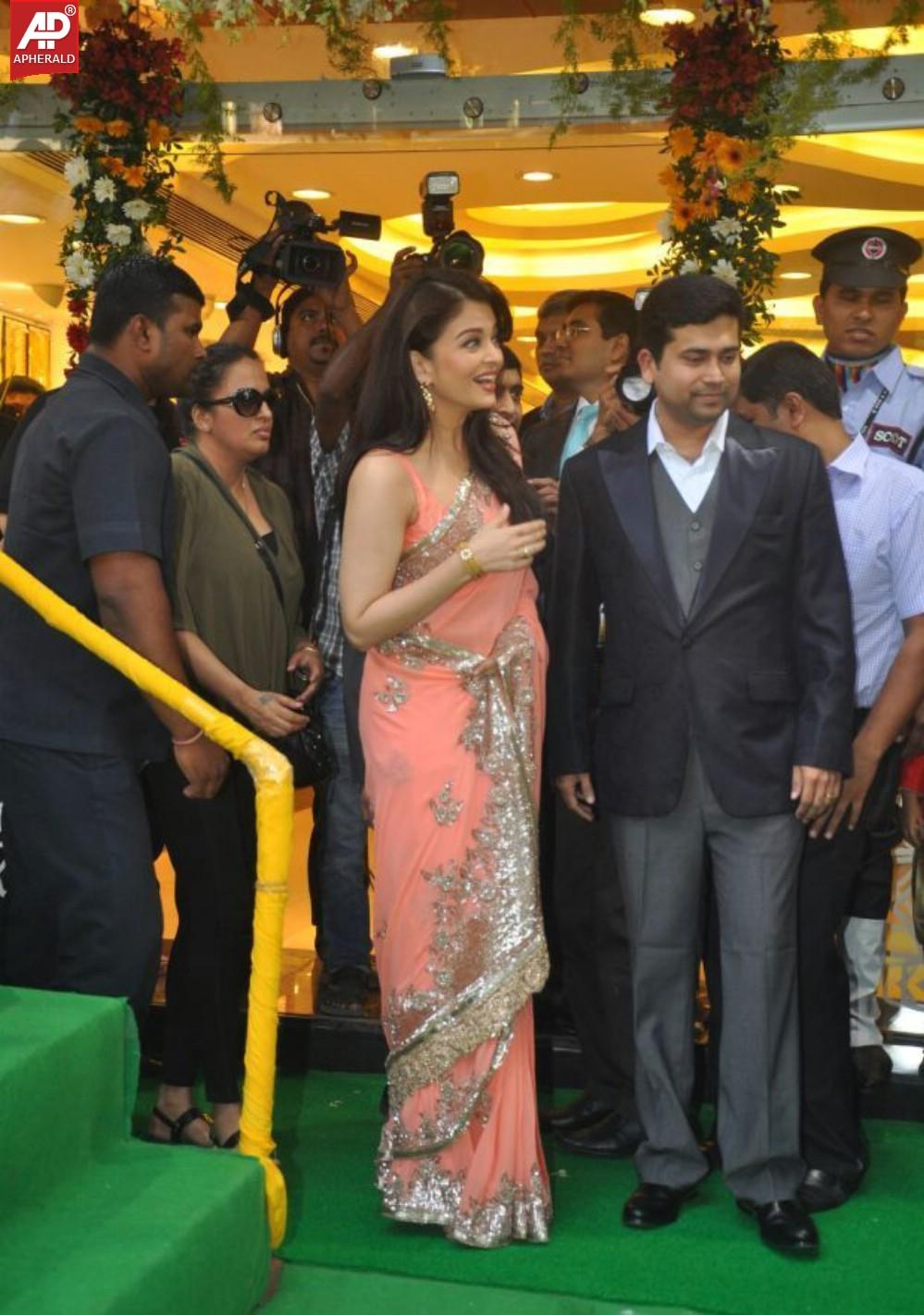 Aishwarya Rai at inauguration of Kalyan Jewellers