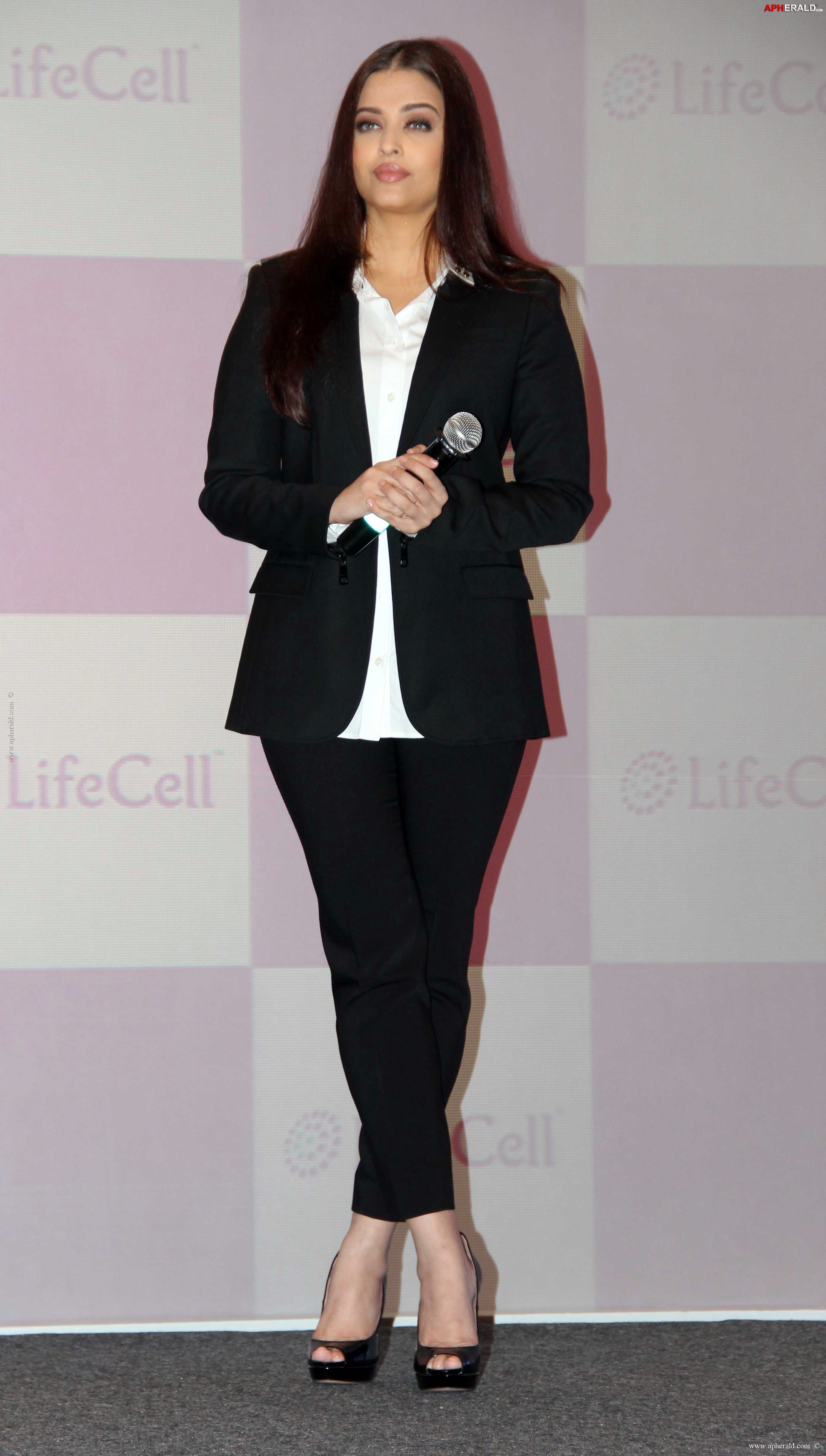 Aishwarya Rai Launch Stem Cell Banking