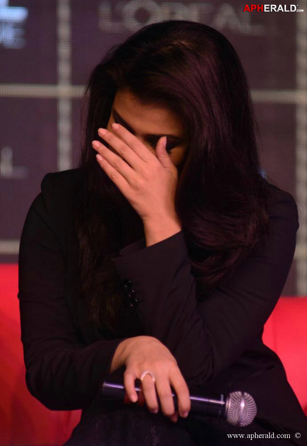 Aishwarya Rai launches Kajal Magique Photos