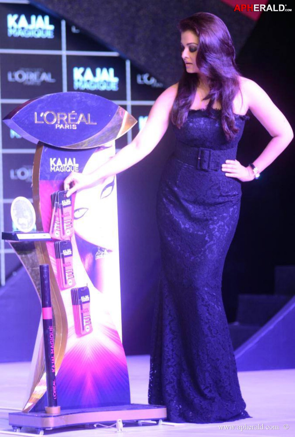 Aishwarya Rai launches Kajal Magique Photos