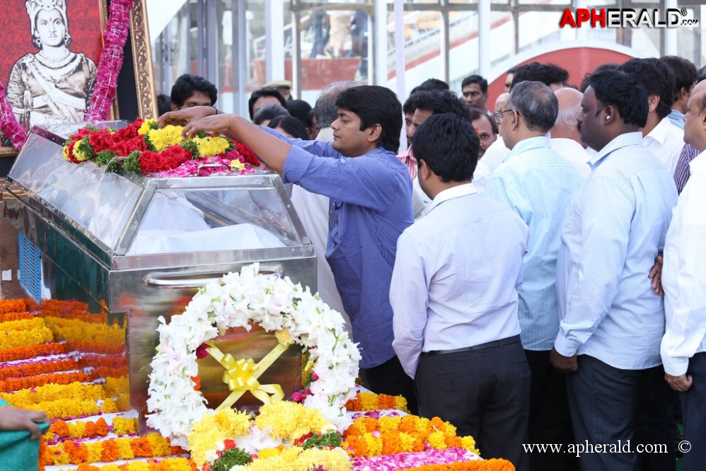 Akkineni Nageswara Rao Condolences Photos