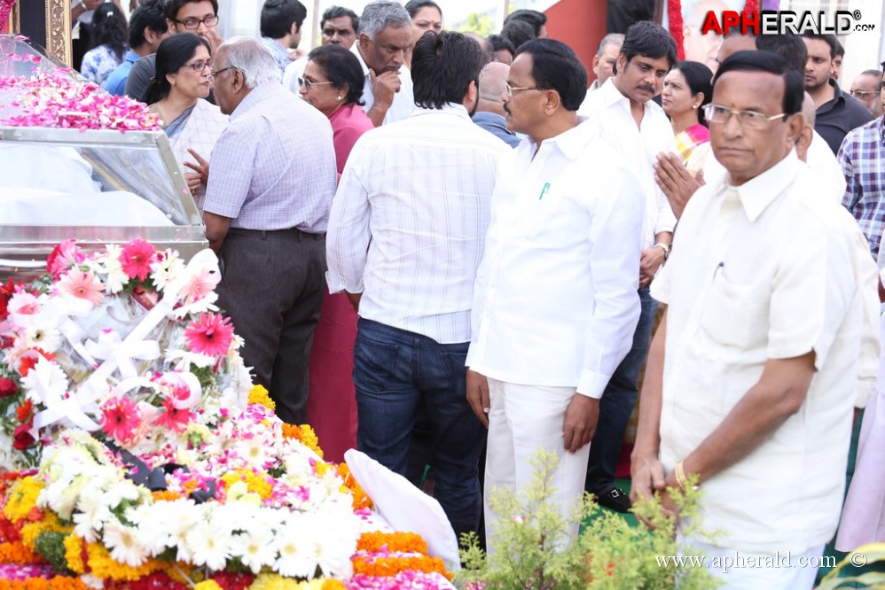 Akkineni Nageswara Rao Condolences 1