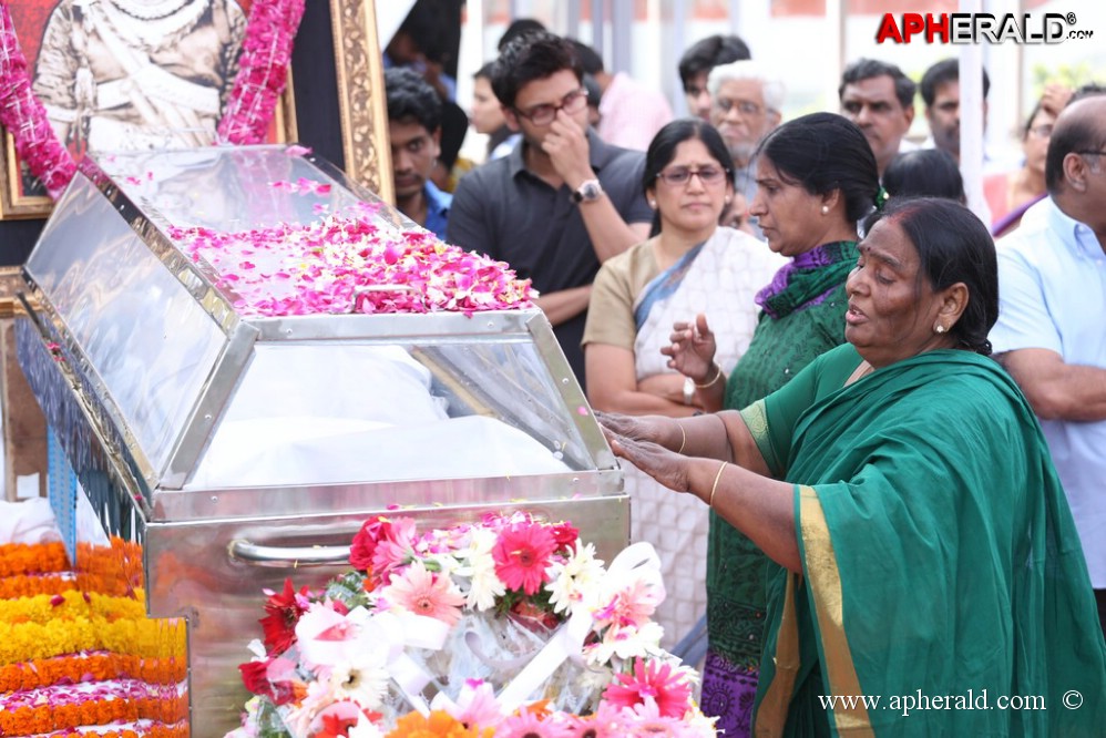 Akkineni Nageswara Rao Condolences 1