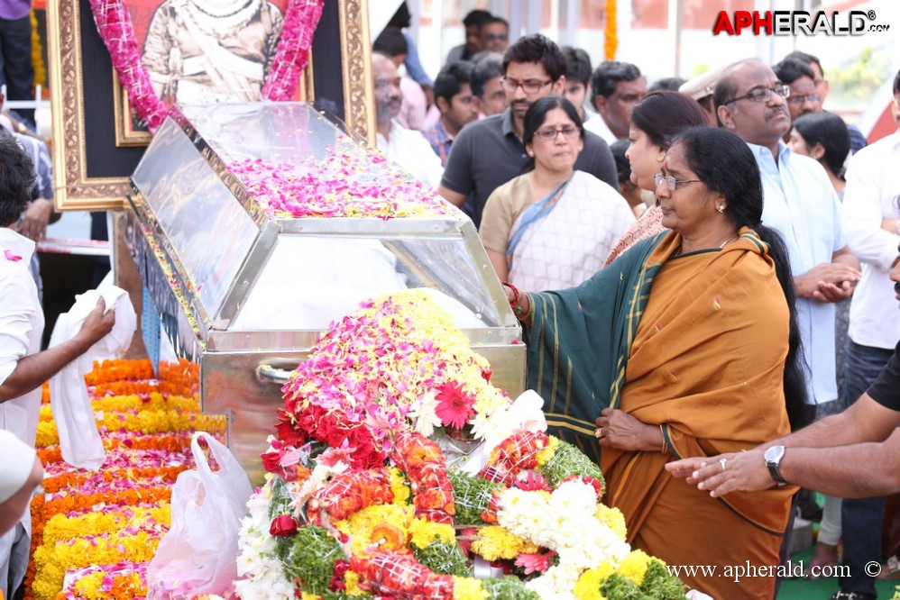 Akkineni Nageswara Rao Condolences 1
