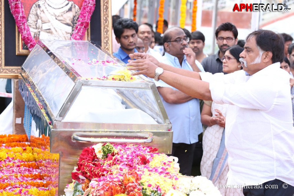 Akkineni Nageswara Rao Condolences 1