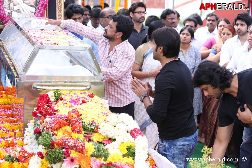 Akkineni Nageswara Rao Condolences 1