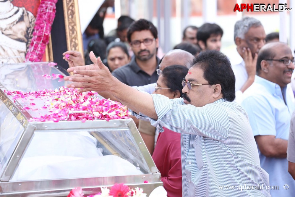 Akkineni Nageswara Rao Condolences 1