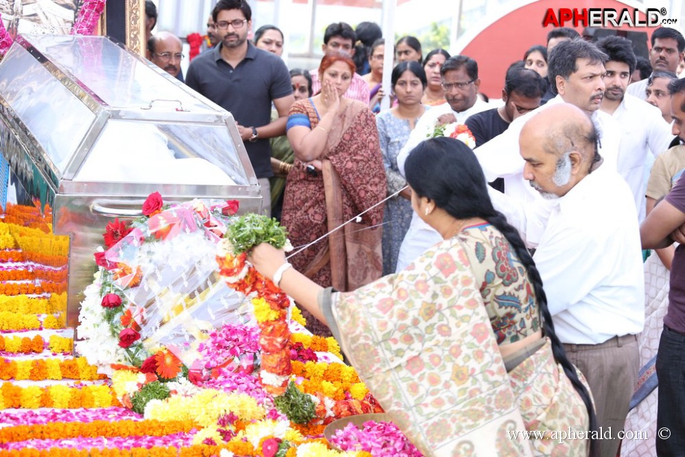 Akkineni Nageswara Rao Condolences 1