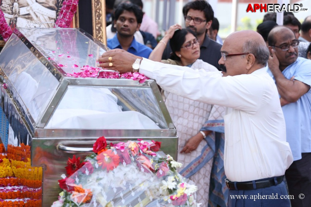 Akkineni Nageswara Rao Condolences 1