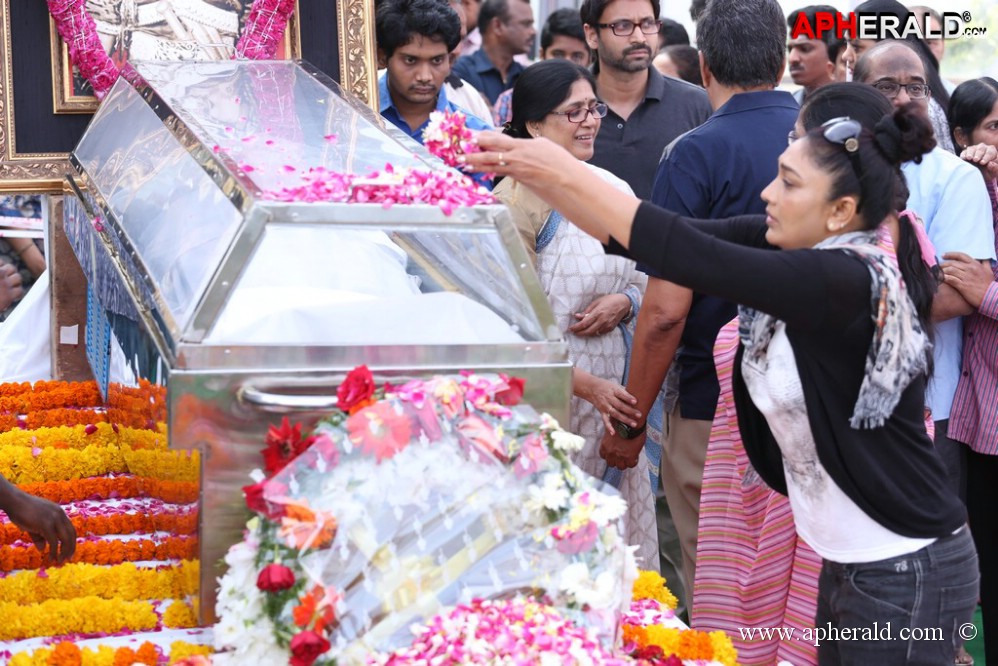 Akkineni Nageswara Rao Condolences 1