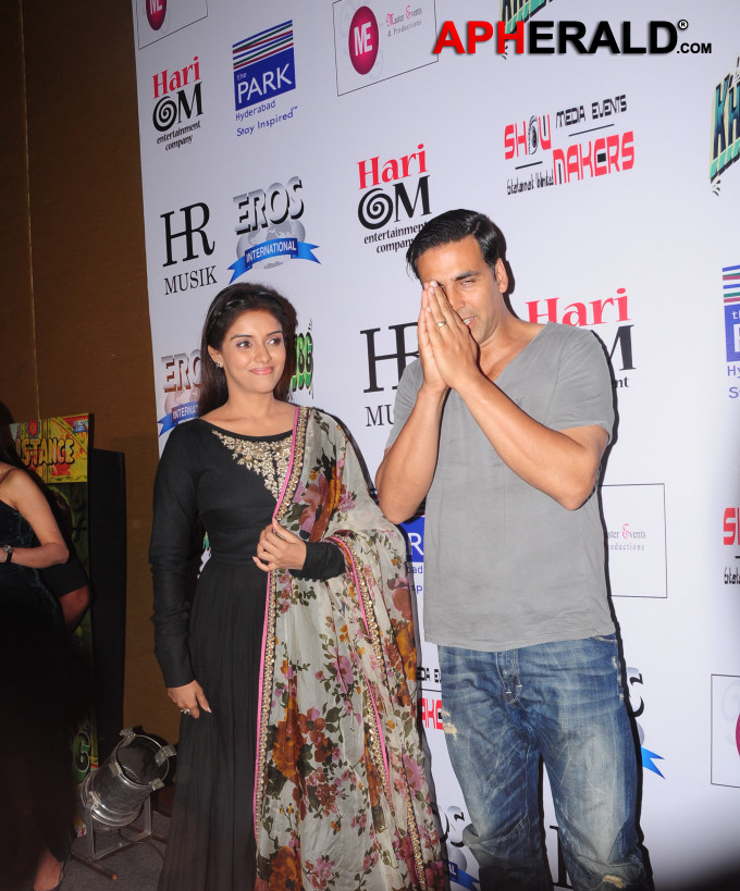 Akshay and Asin Promotes Khiladi 786