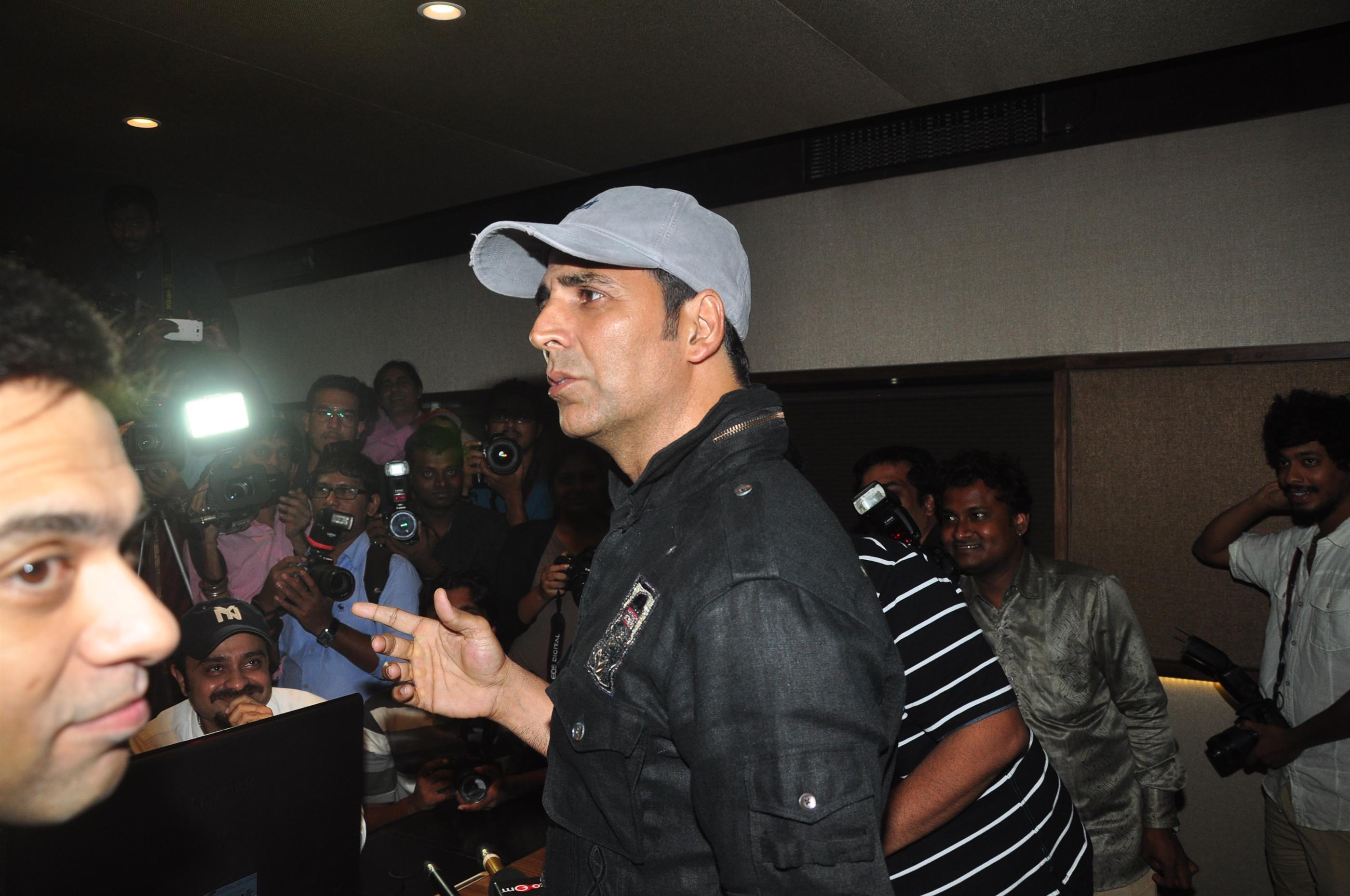 Akshay Kumar At Entertainment Song Recording