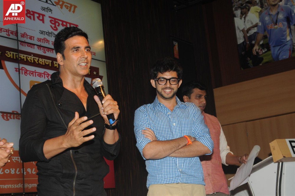 Akshay Kumar Launch Women Safety Defence Center pics