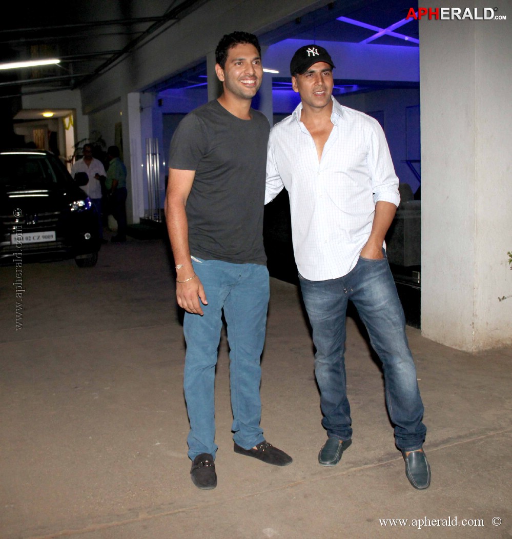 Akshay Kumar Watch Bhaji in Problem Movie