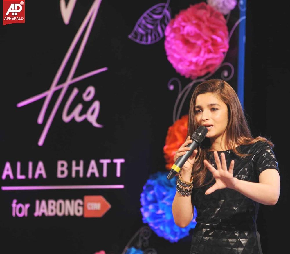 Alia Bhatt Unveiled The 'Alia Bhatt for Jabong' Collection