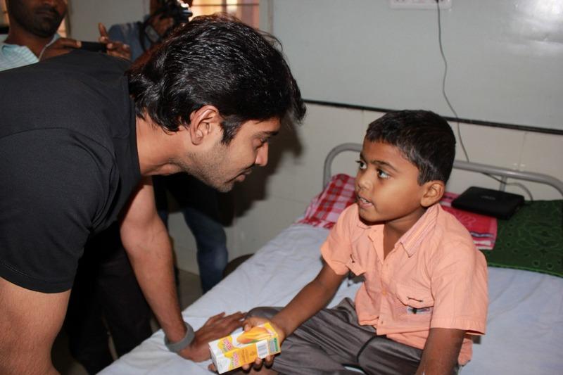 Allari Naresh At MNJ Cancer Hospital Photos