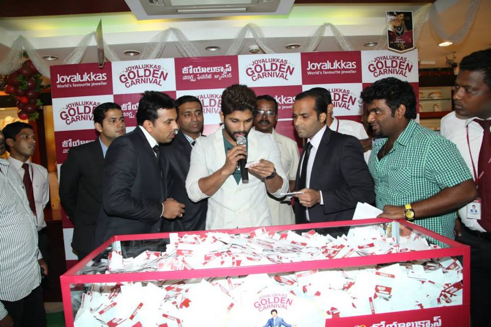 Allu Arjun at Joyalukkas promotional event