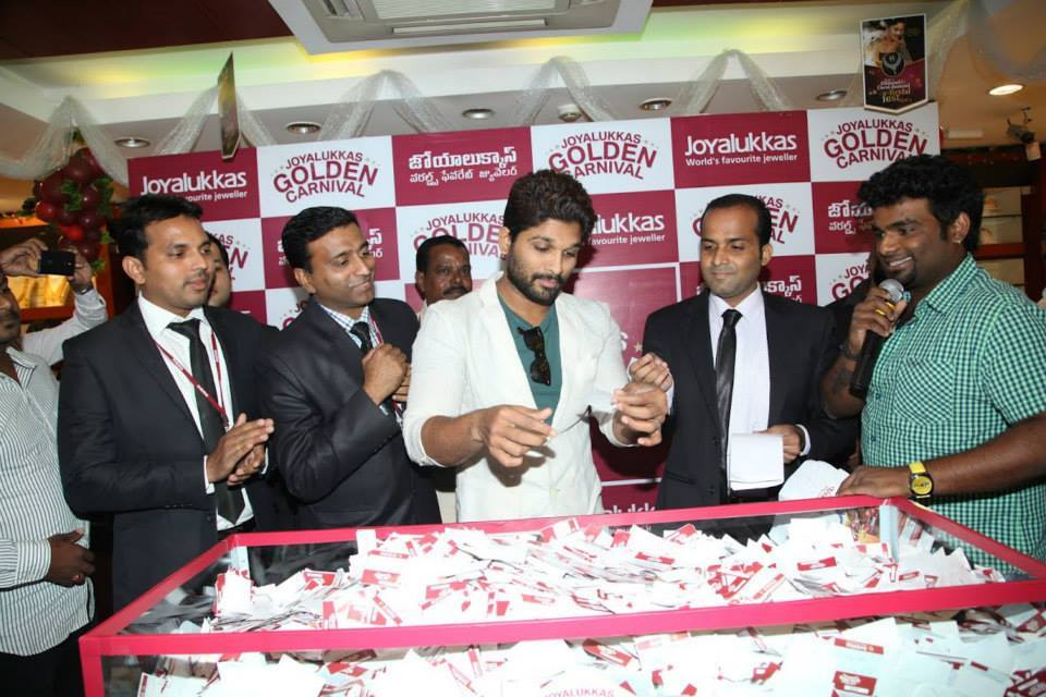 Allu Arjun at Joyalukkas promotional event