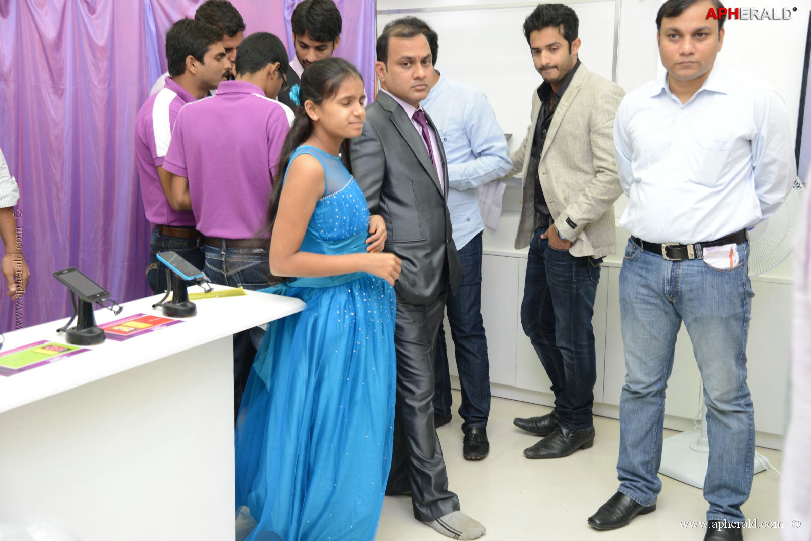 Allu Arjun at Lot Mobile Shop Opening