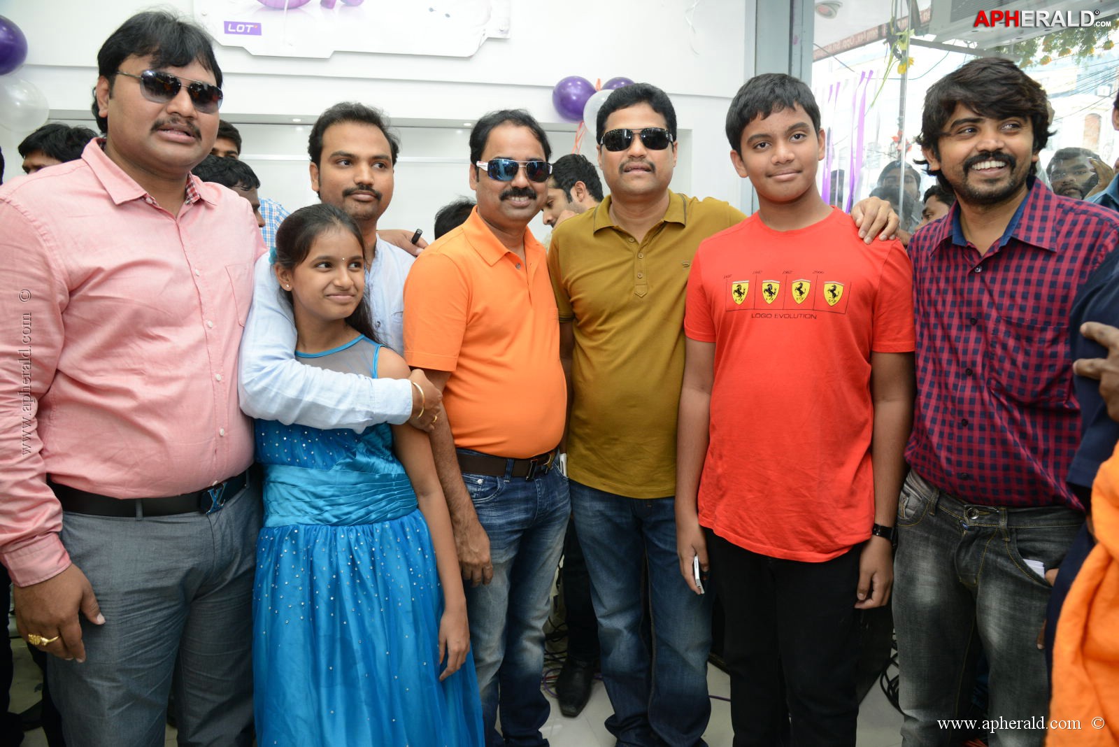 Allu Arjun at Lot Mobile Shop Opening