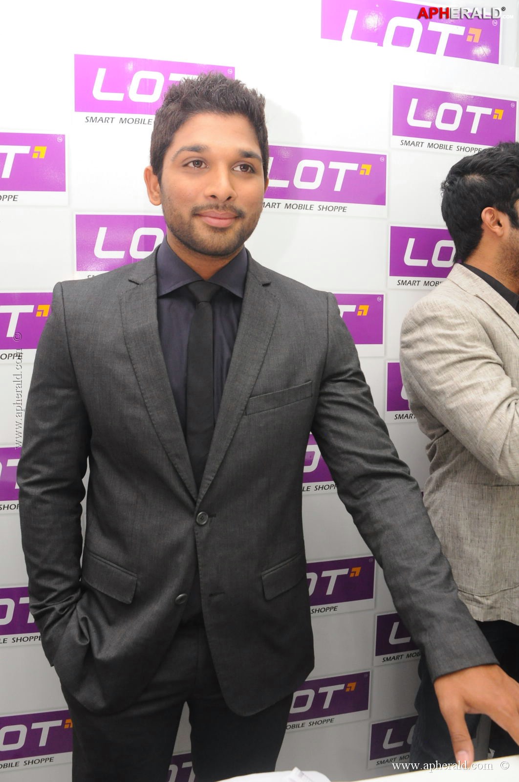 Allu Arjun at Lot Mobile Shop Opening