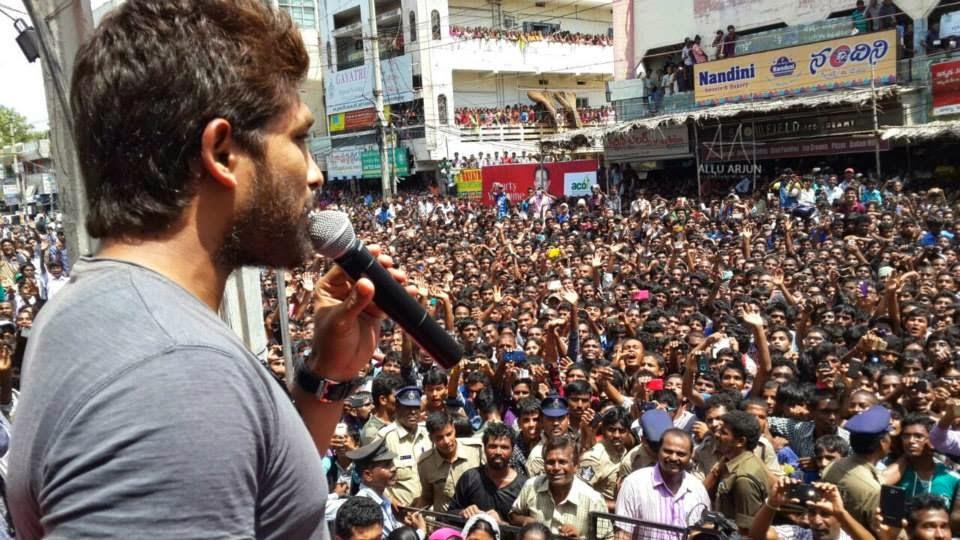 Allu Arjun Inaugurates At Joyalukkas Tirupathi