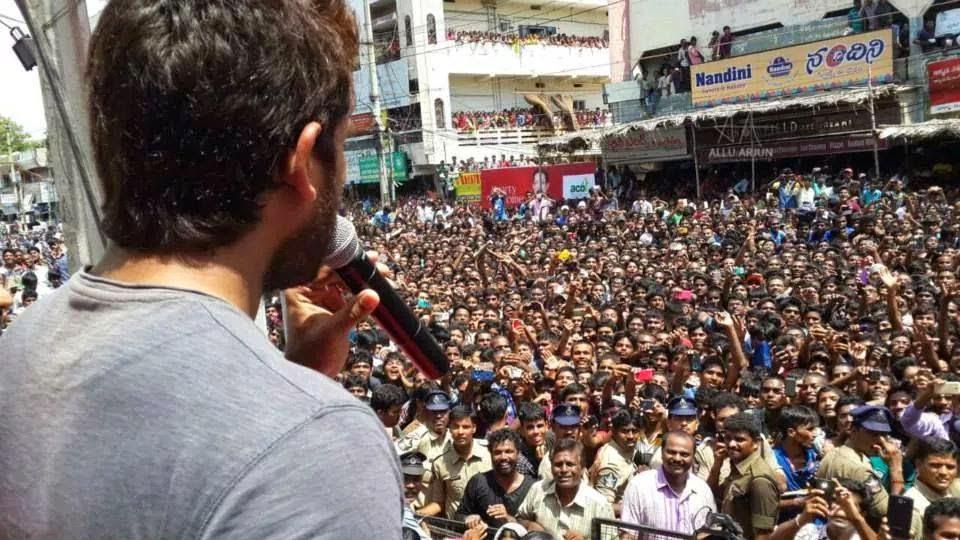 Allu Arjun Inaugurates At Joyalukkas Tirupathi