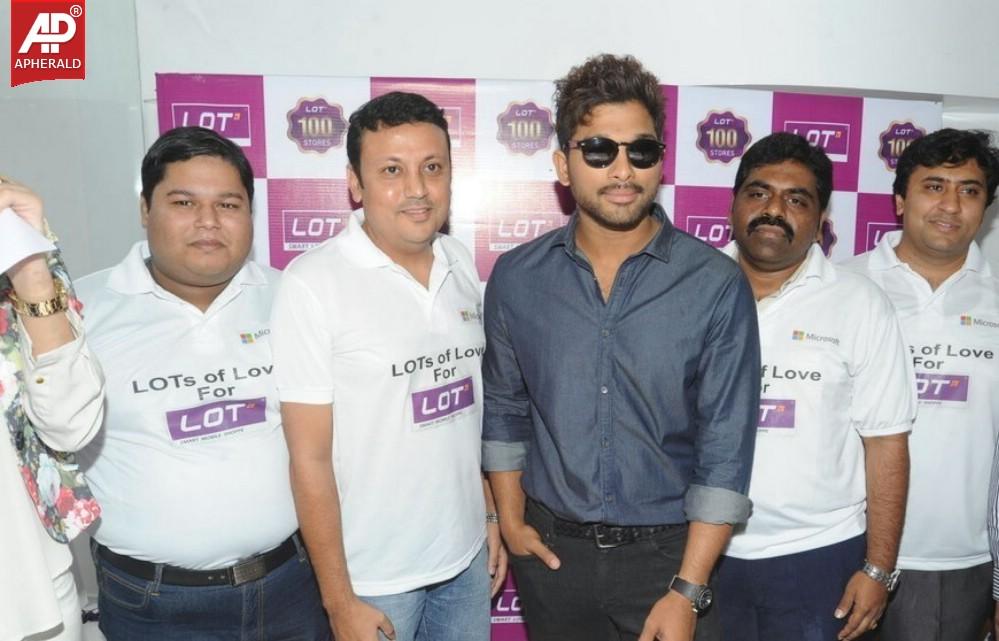 Allu Arjun Launches Lot Mobiles 100th Store