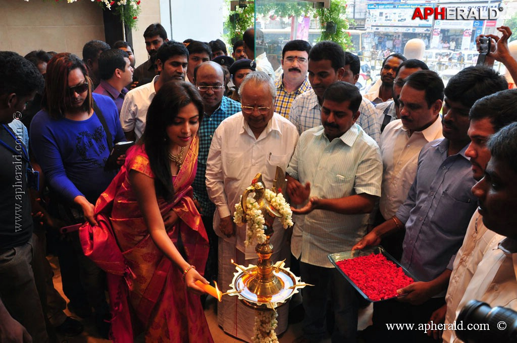 Amala Paul Launch Kalanikethan