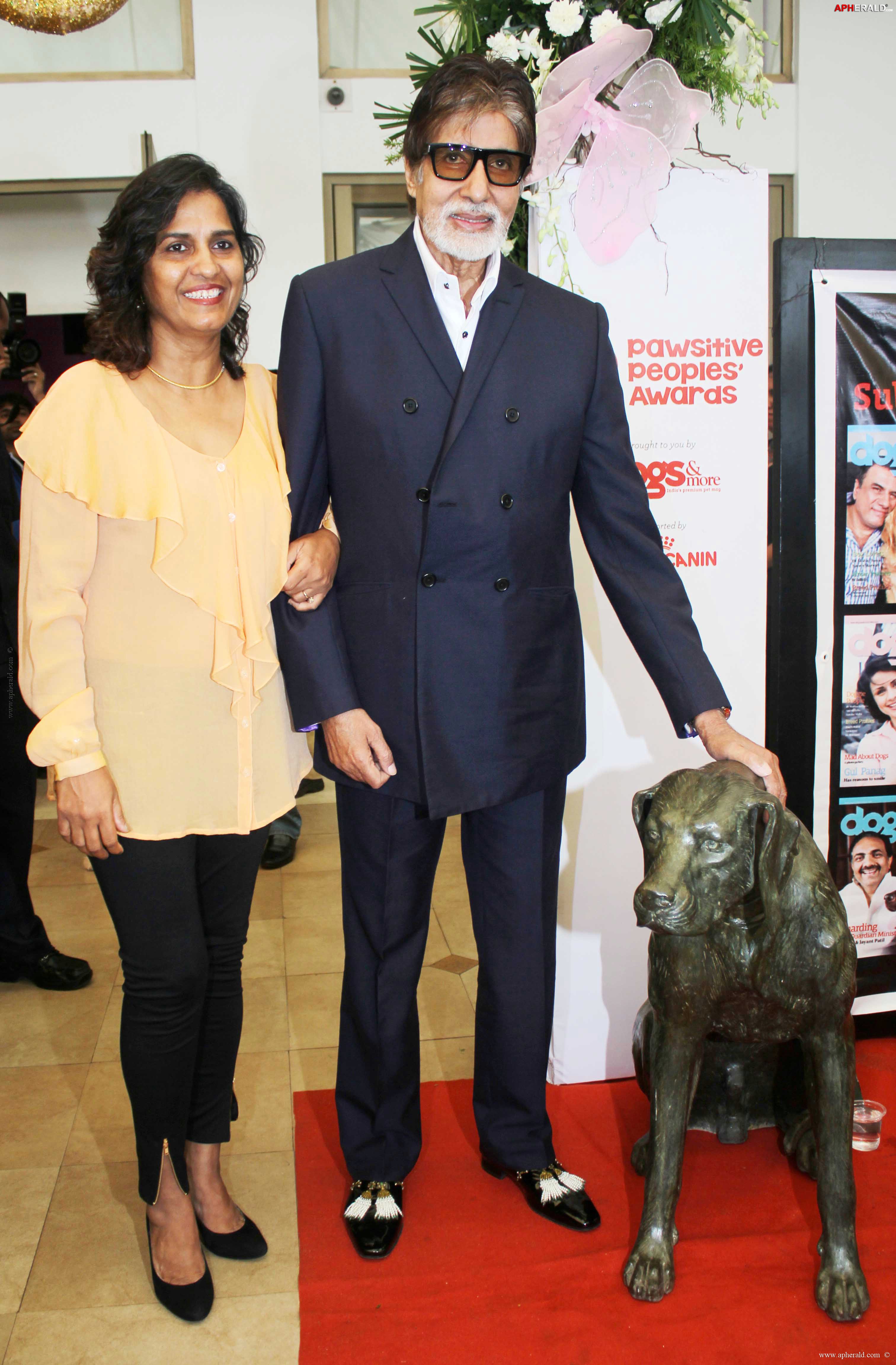 Amitabh at Pawsitive People's Awards