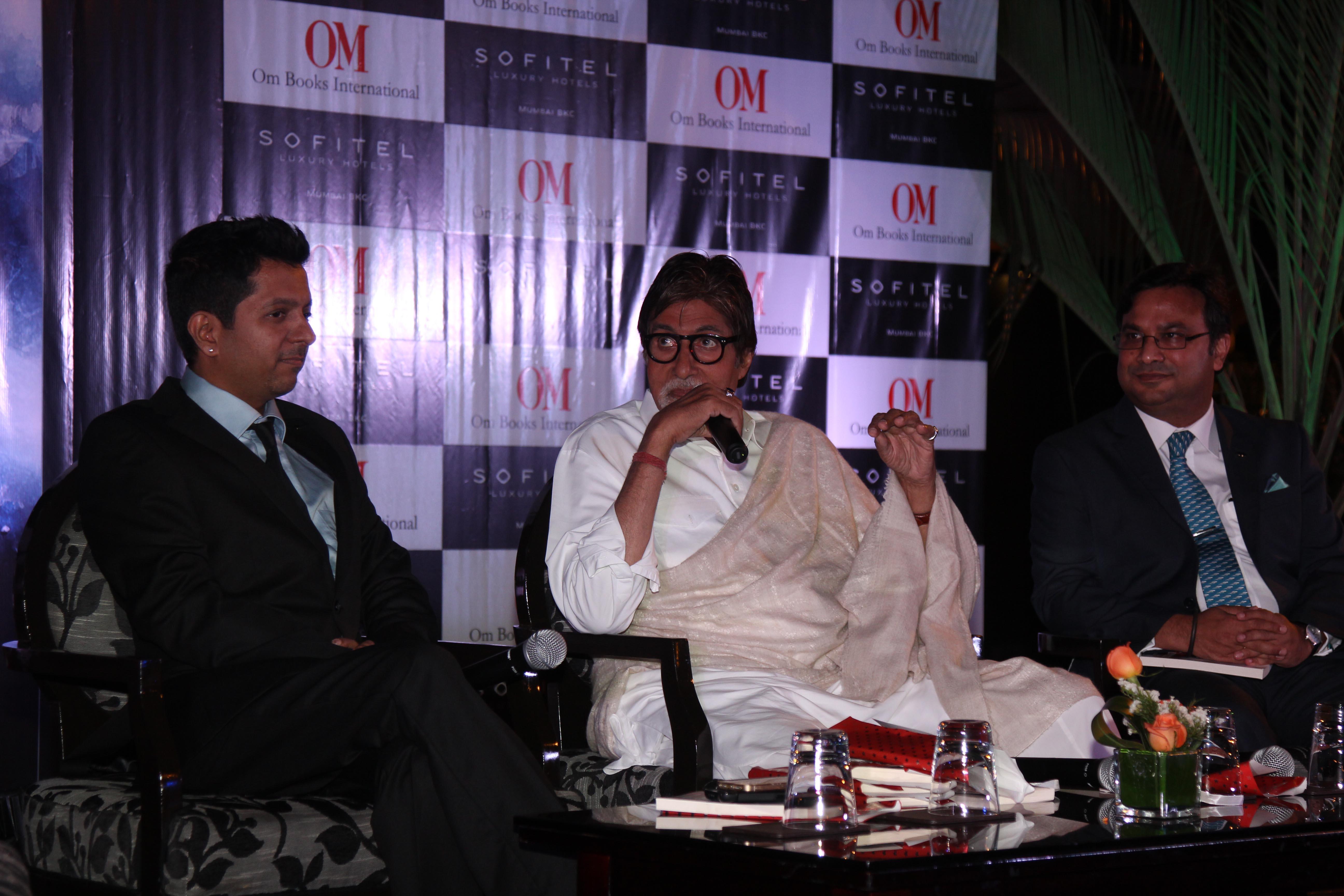 Amitabh Bachchan Launches I Hate Bollywood Book