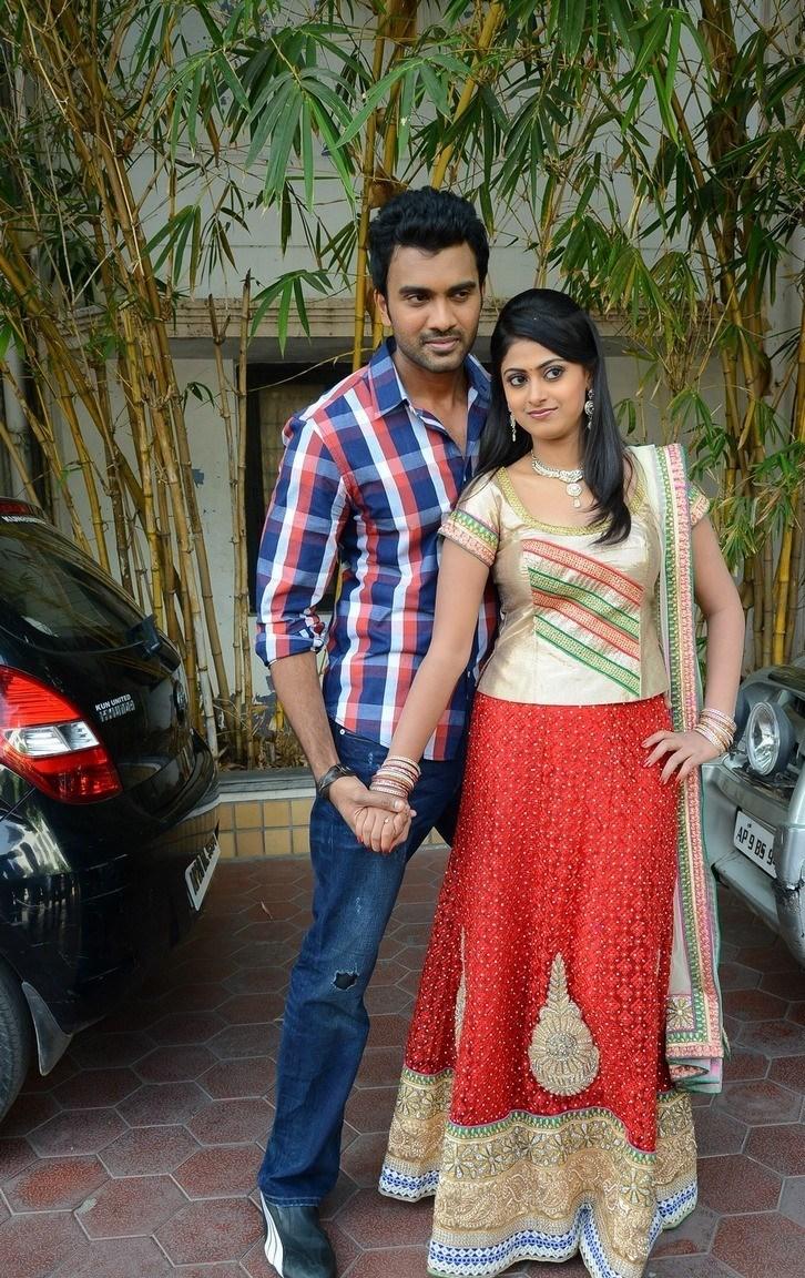 Anaganaga Oka Chithram Movie Opening Stills