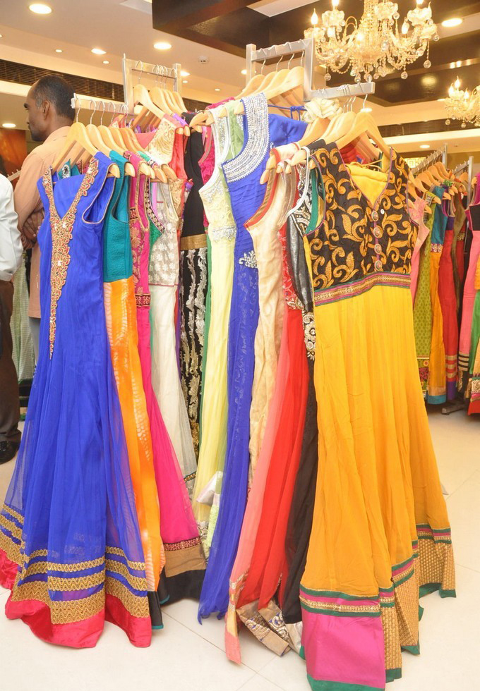Anjali Launches Priyanka Shopping Mall Stills